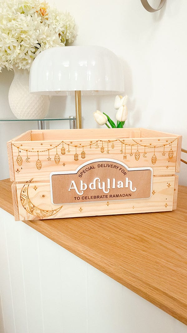 SFArtcreations  Gift Giving Ramadan / Engraved - Elegant Night / White Name Plaque Personalized Wooden Crate - Ramadan & Eid with Banner Style Plaque