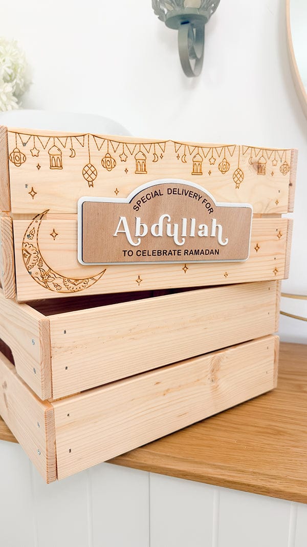 SFArtcreations  Gift Giving Ramadan / Engraved - Vintage Vibe / White Name Plaque Personalized Wooden Crate - Ramadan & Eid with Banner Style Plaque