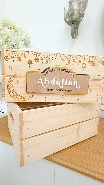 SFArtcreations  Gift Giving Eid / Engraved - Vintage Vibe / Gold Name Plaque Personalized Wooden Crate - Ramadan & Eid with Banner Style Plaque