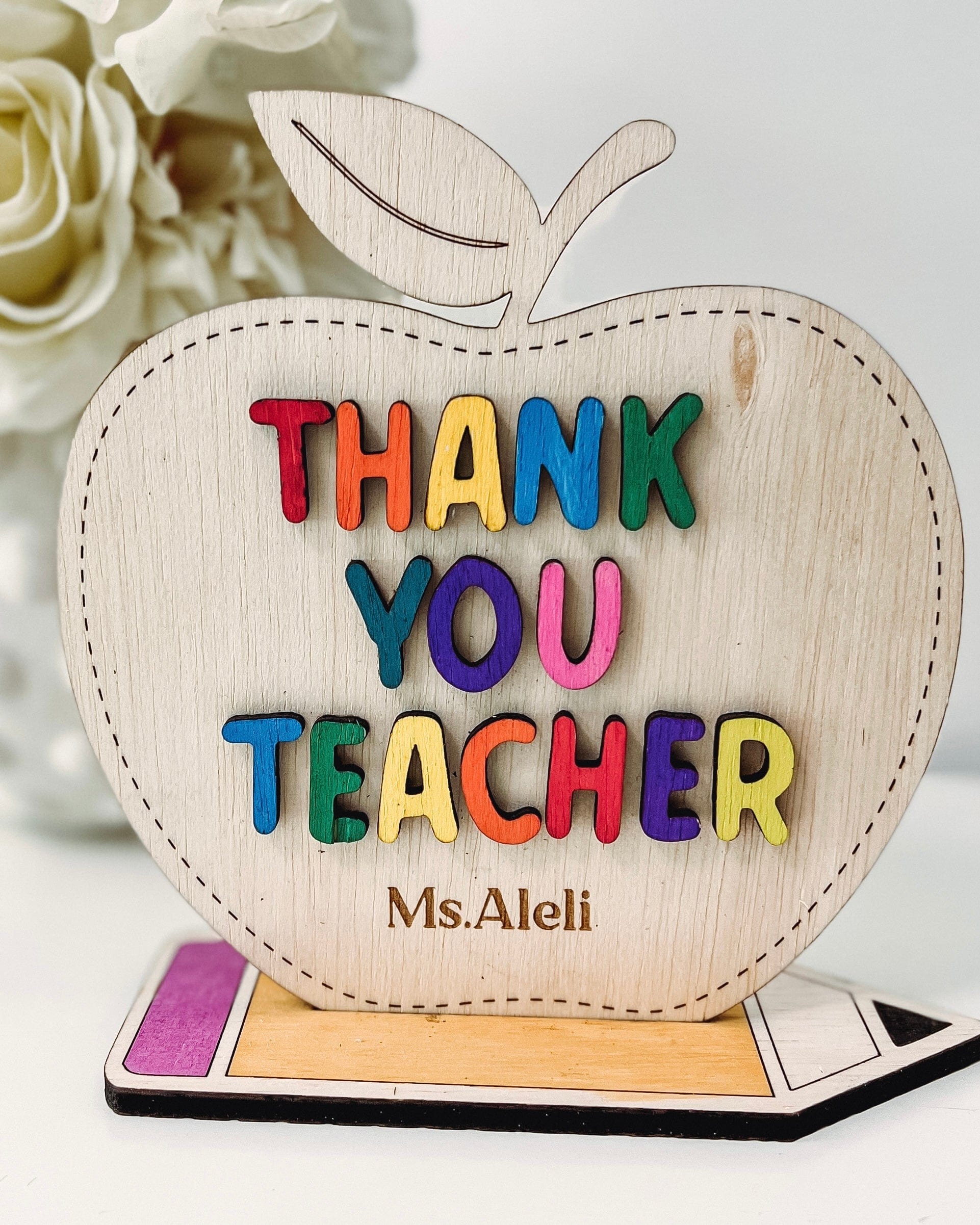 SFArtcreations teacher Gift Thank You Teacher Personalized Teacher Name Plate (Apple)